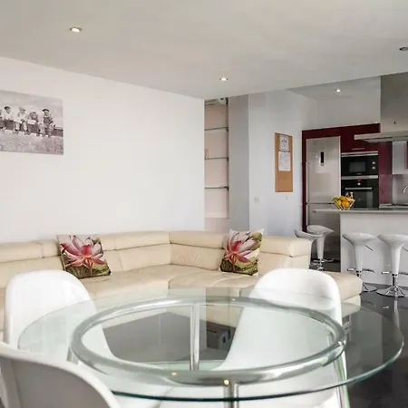 Light & Spacious Penthouse *terrace *amazing Views