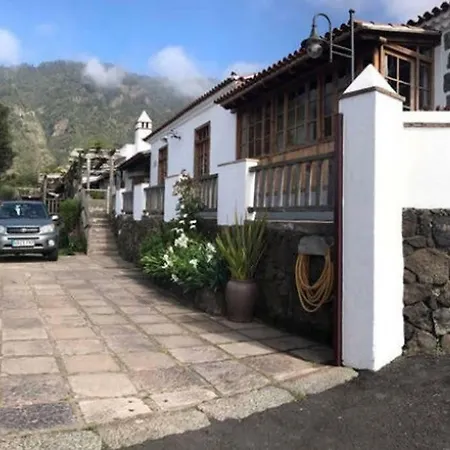 Semesterbostad Light & Spacious Penthouse *terrace *amazing Views La Orotava